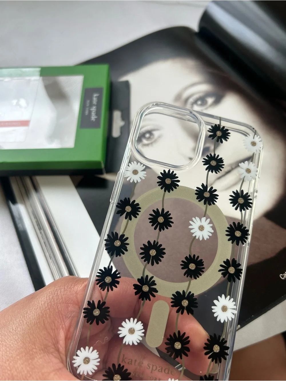 kate spade Clear iPhone protective case 15/14/13with Black & White Floral Design